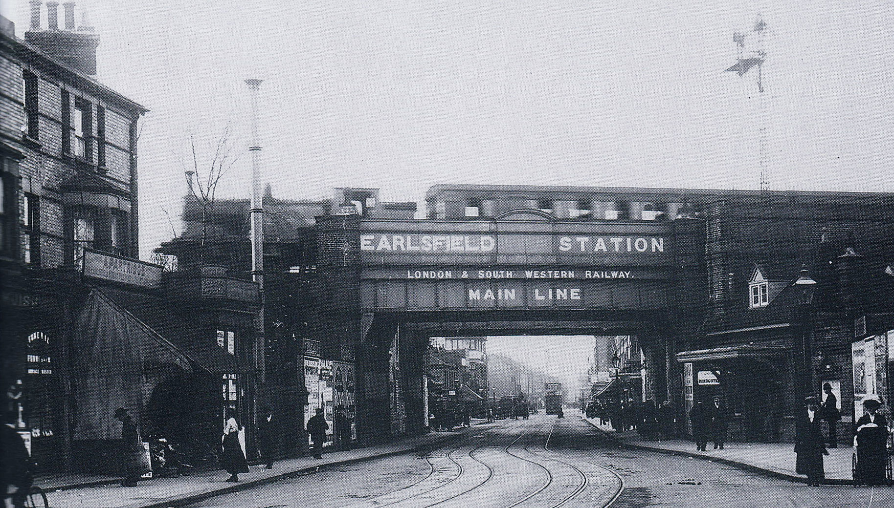 Earlsfield Station